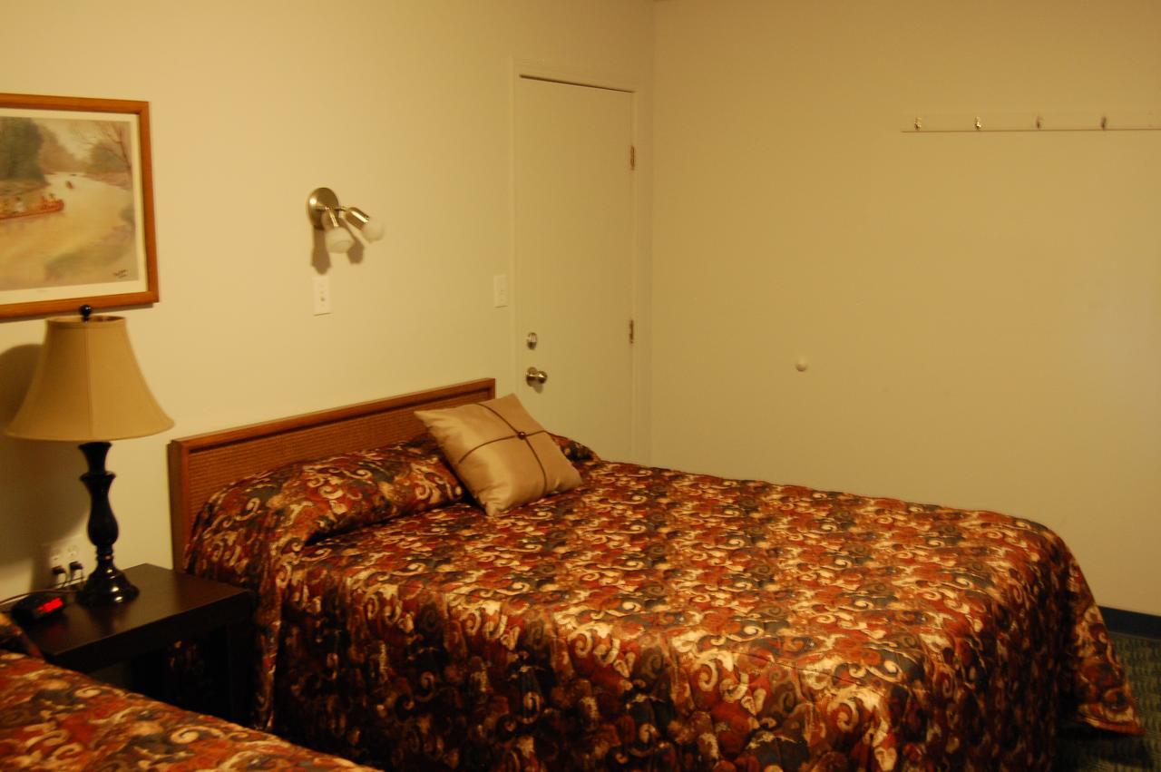 The Home Hotel Boissevain Buitenkant foto