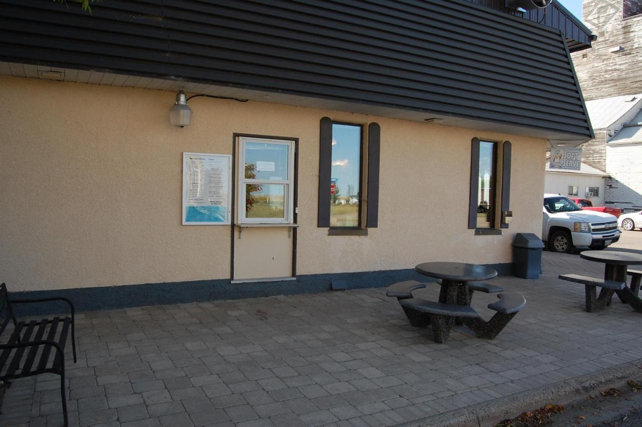 The Home Hotel Boissevain Buitenkant foto